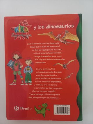 Kika Superbruja y los dinosaurios (Kika Superbr...
