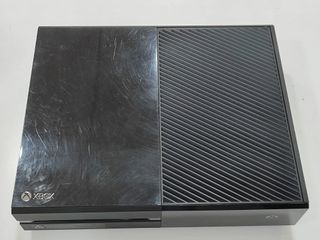 CONSOLA XBOX ONE NEGRA 500GB *NO INCLUYE MANDO*