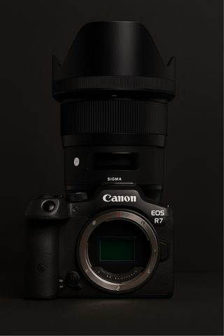 Canon EOS R7 + Sigma Art 18-35mm f1.8
