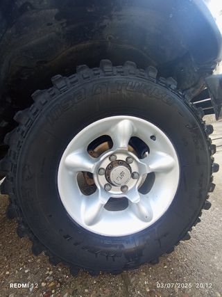 Llantas y neumáticos 4x4