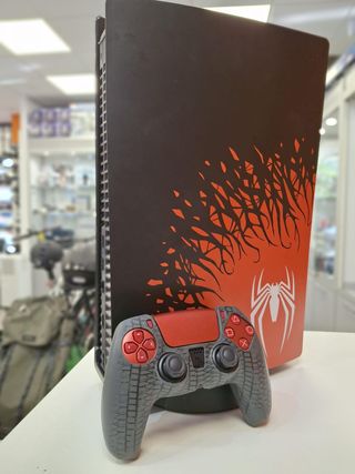 CONSOLA PS5 FAT 825 GB EDICION ESPECIAL SPIDERMAN + MANDO ROJO + CABLES