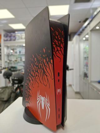 CONSOLA PS5 FAT 825 GB EDICION ESPECIAL SPIDERMAN + MANDO ROJO + CABLES