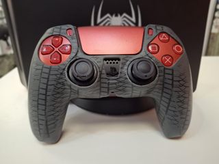 CONSOLA PS5 FAT 825 GB EDICION ESPECIAL SPIDERMAN + MANDO ROJO + CABLES