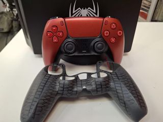 CONSOLA PS5 FAT 825 GB EDICION ESPECIAL SPIDERMAN + MANDO ROJO + CABLES