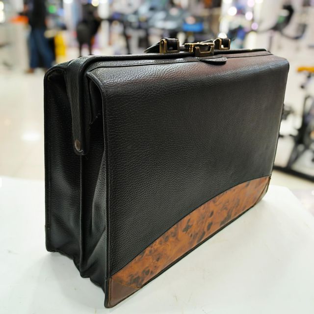 CARTERA MALETIN BALENCIAGA CON LLAVE