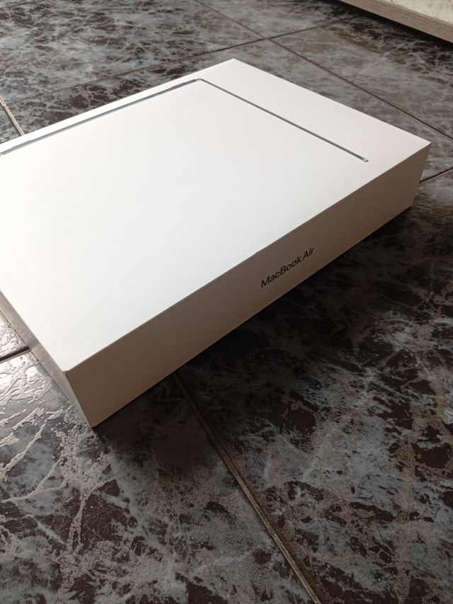 Caja MacBook Air 15" nueva