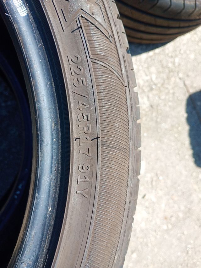 Neumáticos 225/45/17 91Y usados