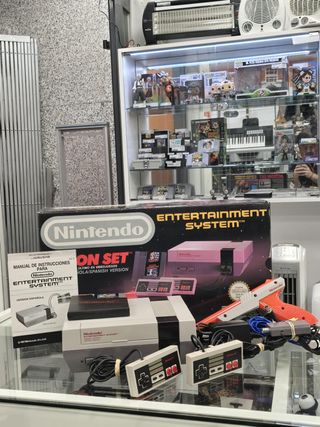 CONSOLA NINTENDO NES PACK + 2 MANDOS +CAJA + MANUALES