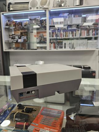CONSOLA NINTENDO NES PACK + 2 MANDOS +CAJA + MANUALES