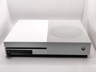 CONSOLA XBOX ONE S 500GB + CABLES