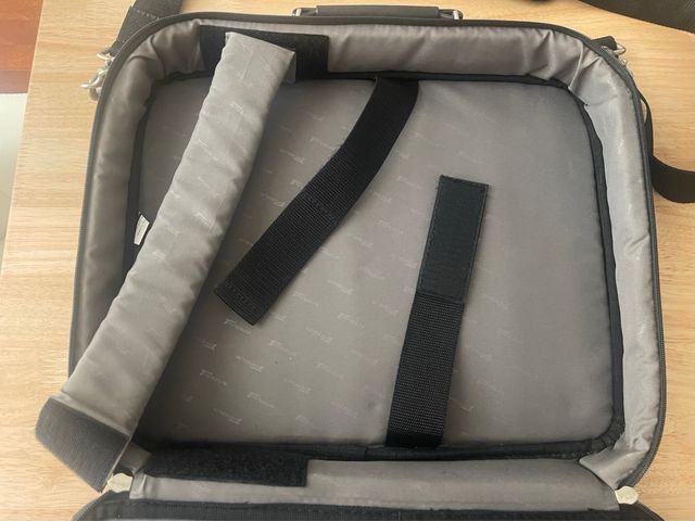 Maletín Targus portátil