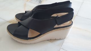 Sandalias Clarks negras - cuña