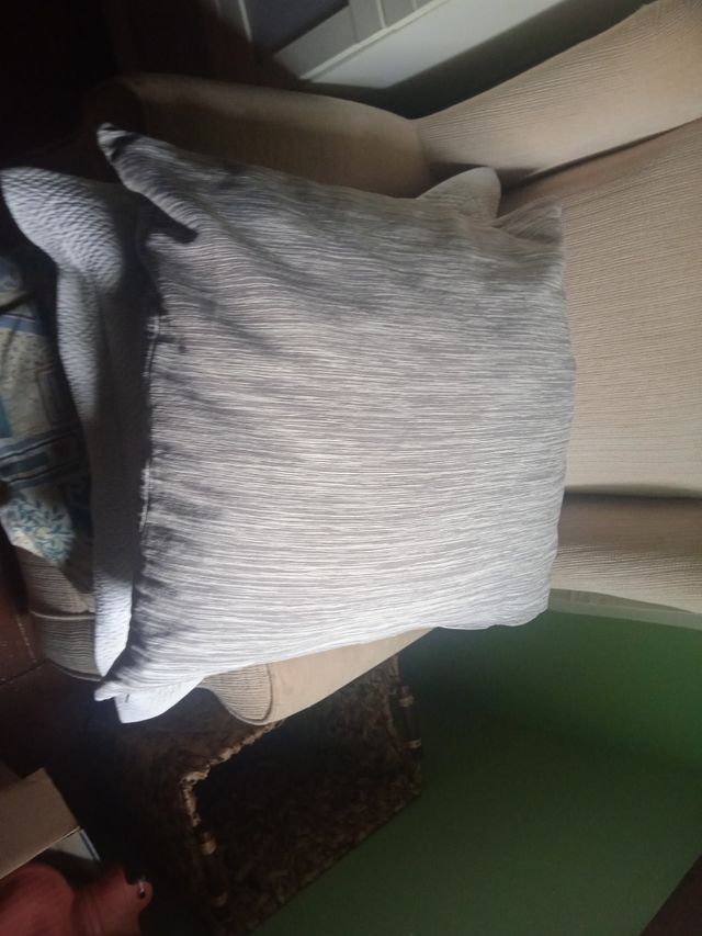 3 cuscini-cuscini X 10€