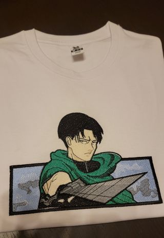 Maglietta Attack on Titan ricamata