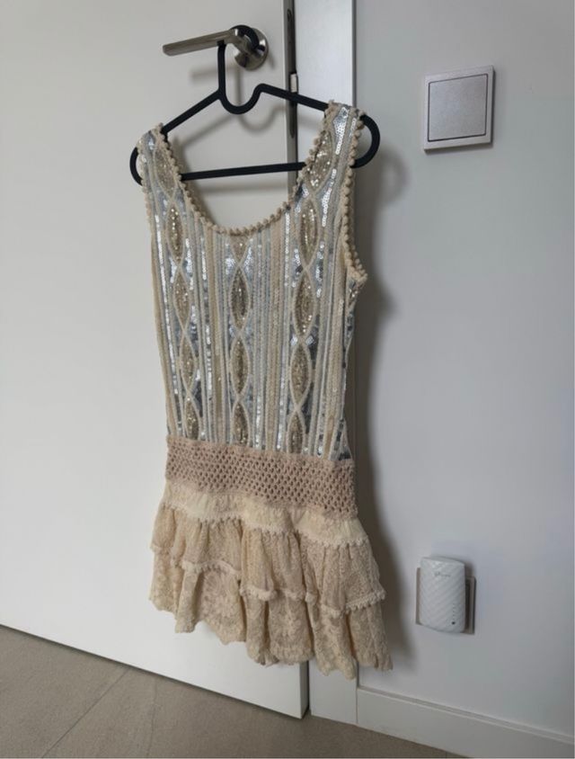 Vestido lentejuelas beige y plata