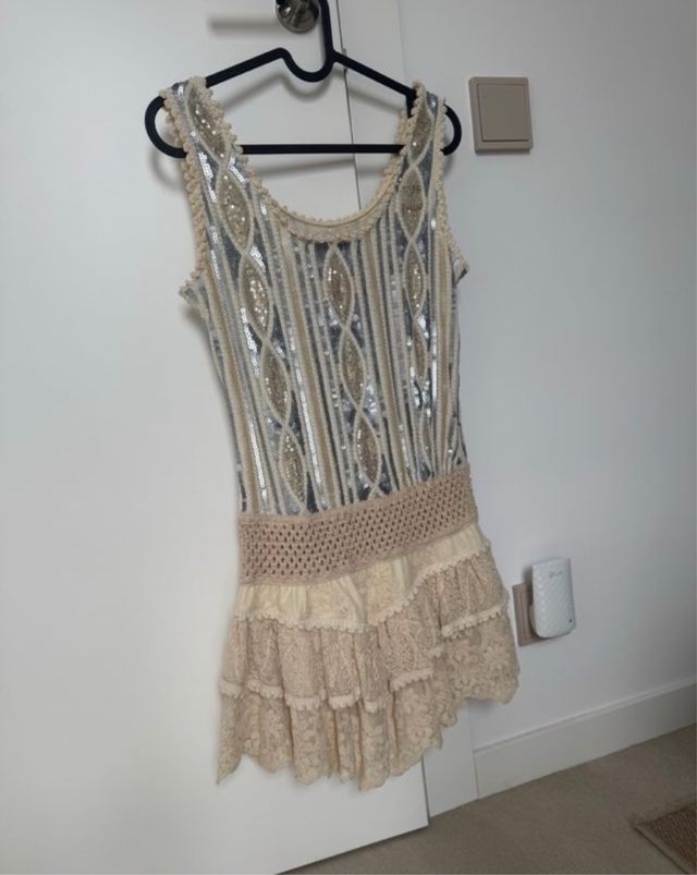 Vestido lentejuelas beige y plata