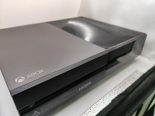 CONSOLA XBOX ONE 500GB NEGRO + CAJA