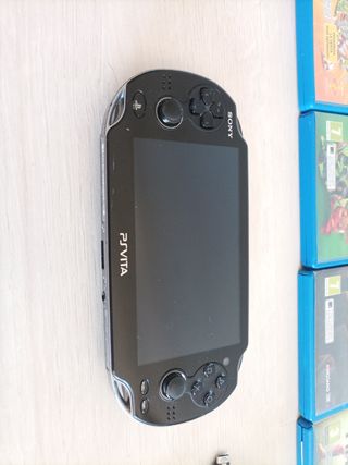 PS Vita (PlayStation Vita) nera+ caricabatterie+ giochi