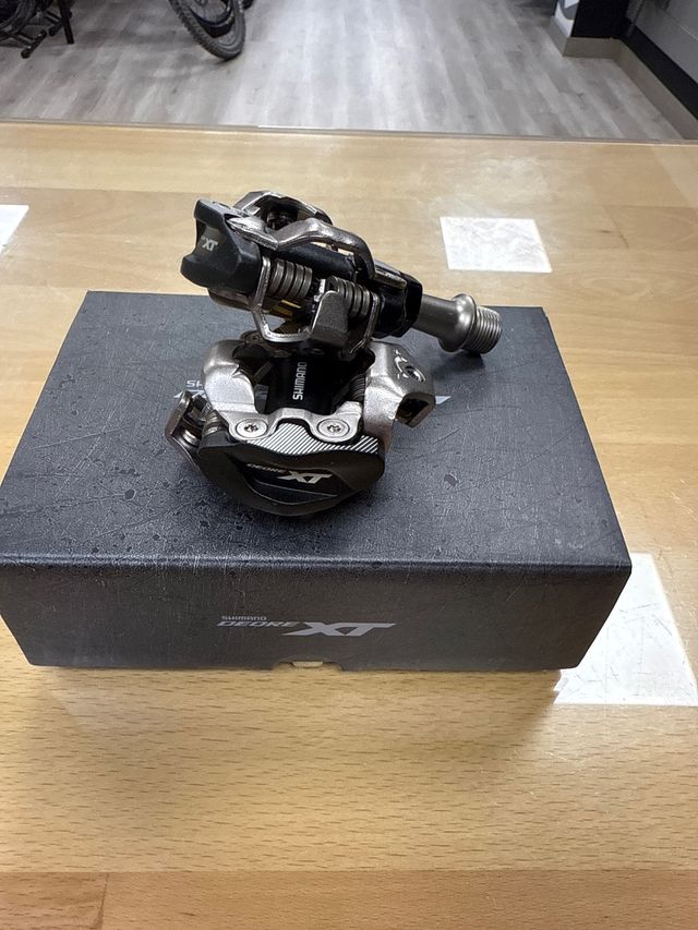 Pedales Shimano Deore XT M8100