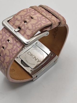 RELOJ DKNY NY3456 CORREA CUERO LETRAS