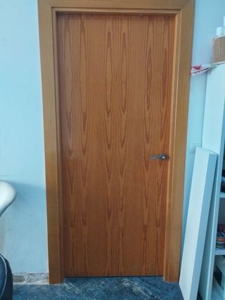 Puerta madera maciza con premarco
