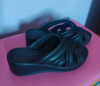 Sandalias negras piel T.39