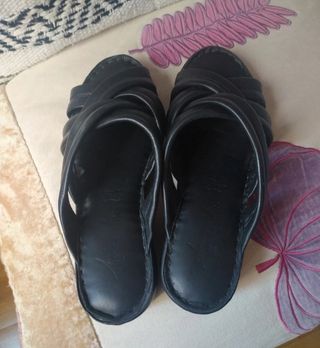 Sandalias negras piel T.39