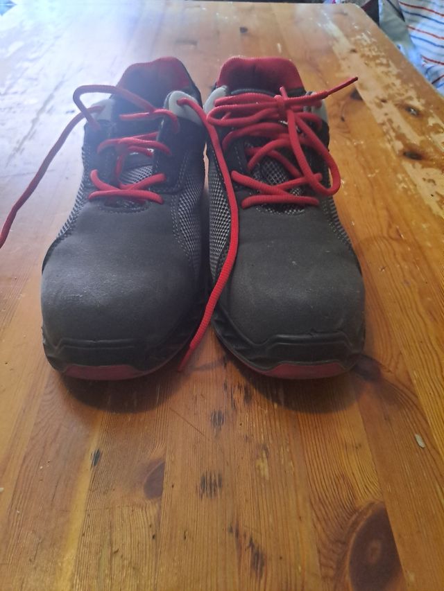 Zapatos seguridad - negros y rojos