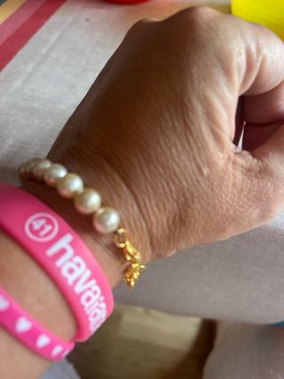 Pulsera perlas-blancas y dorado