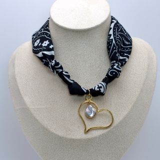 Collar Bandana corazones