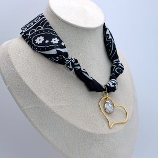 Collar Bandana corazones
