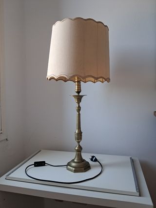 Lámpara mesa vintage dorada