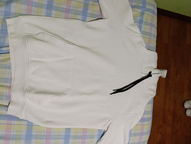 Sudadera blanca Bershka