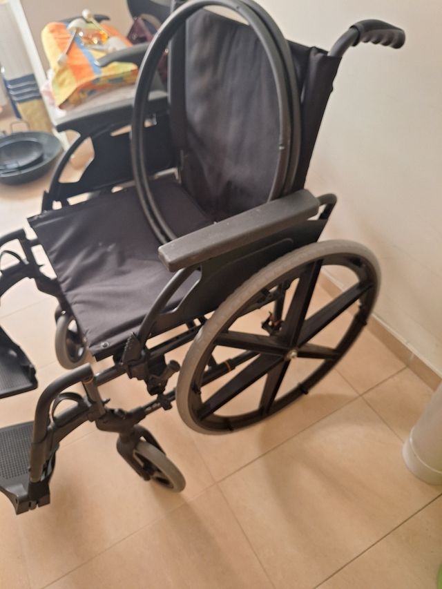 Silla de ruedas plegable ancho especial de 50 cmt