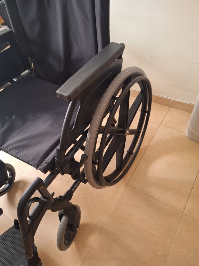 Silla de ruedas plegable ancho especial de 50 cmt