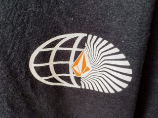 Se vende camiseta Volcom azul marino M de hombre