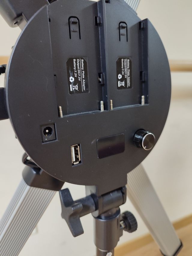 Lampara LED 6 brazos con soporte para móvil 