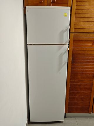 Nevera Daewoo 170x60cm