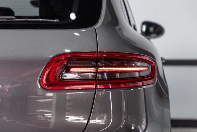 Porsche Macan Turbo (2015)