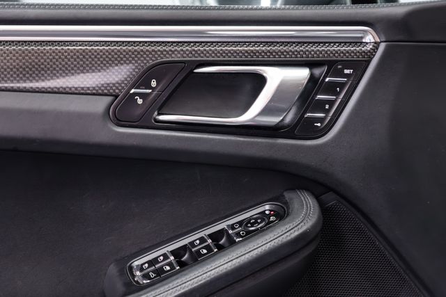 Porsche Macan Turbo (2015)