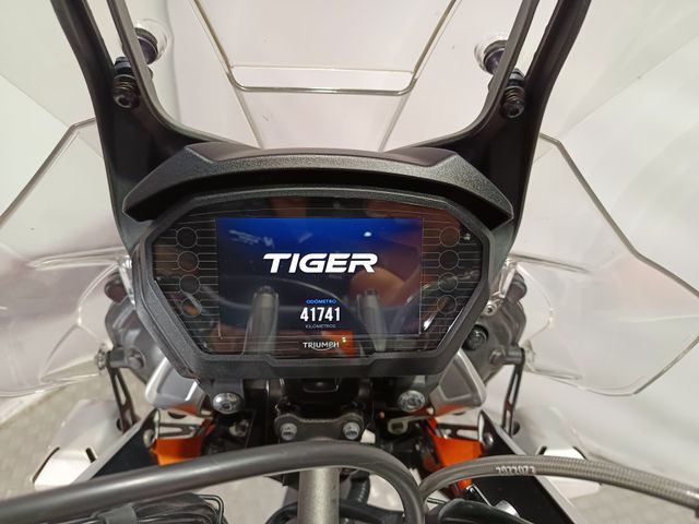 Triumph Tiger 800 XCA