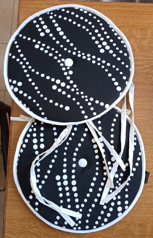 Coppia cuscini tondi a pois