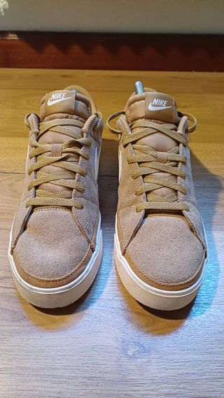 Zapatillas Nike Legacy - Beige