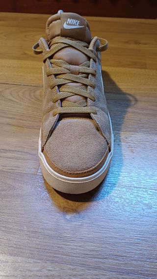 Zapatillas Nike Legacy - Beige
