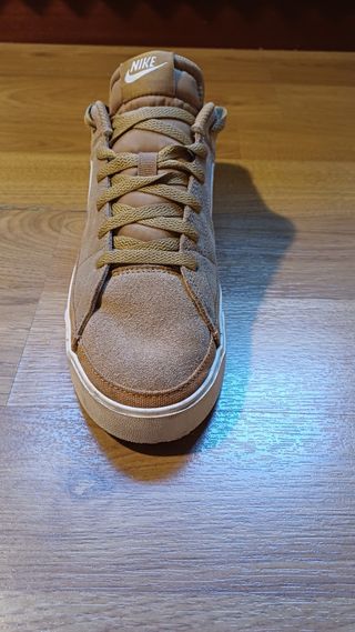Zapatillas Nike Legacy - Beige