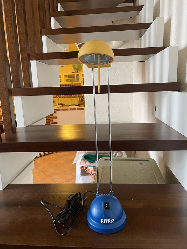 Lampada da tavolo RITRO blu e gialla