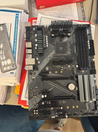 Placa base ASRock B450M Pro4