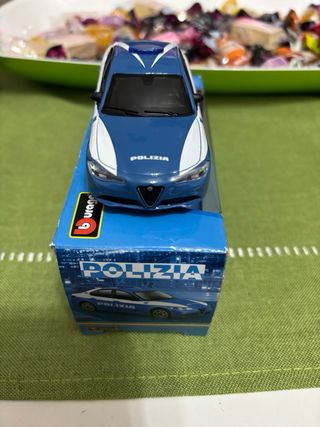 Auto Polizia 1:43 Bburago alfa romeo giulia