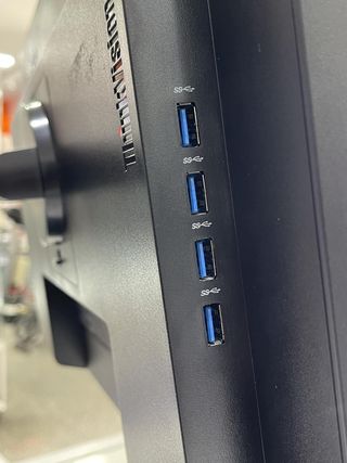 MONITOR LENOVO 24" T23I10 + CABLE