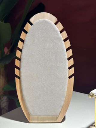 Expositor collares madera - Beige
